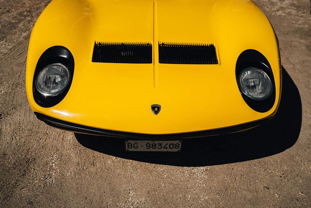 lamborghini-miura-the-first-supercar-in-history18