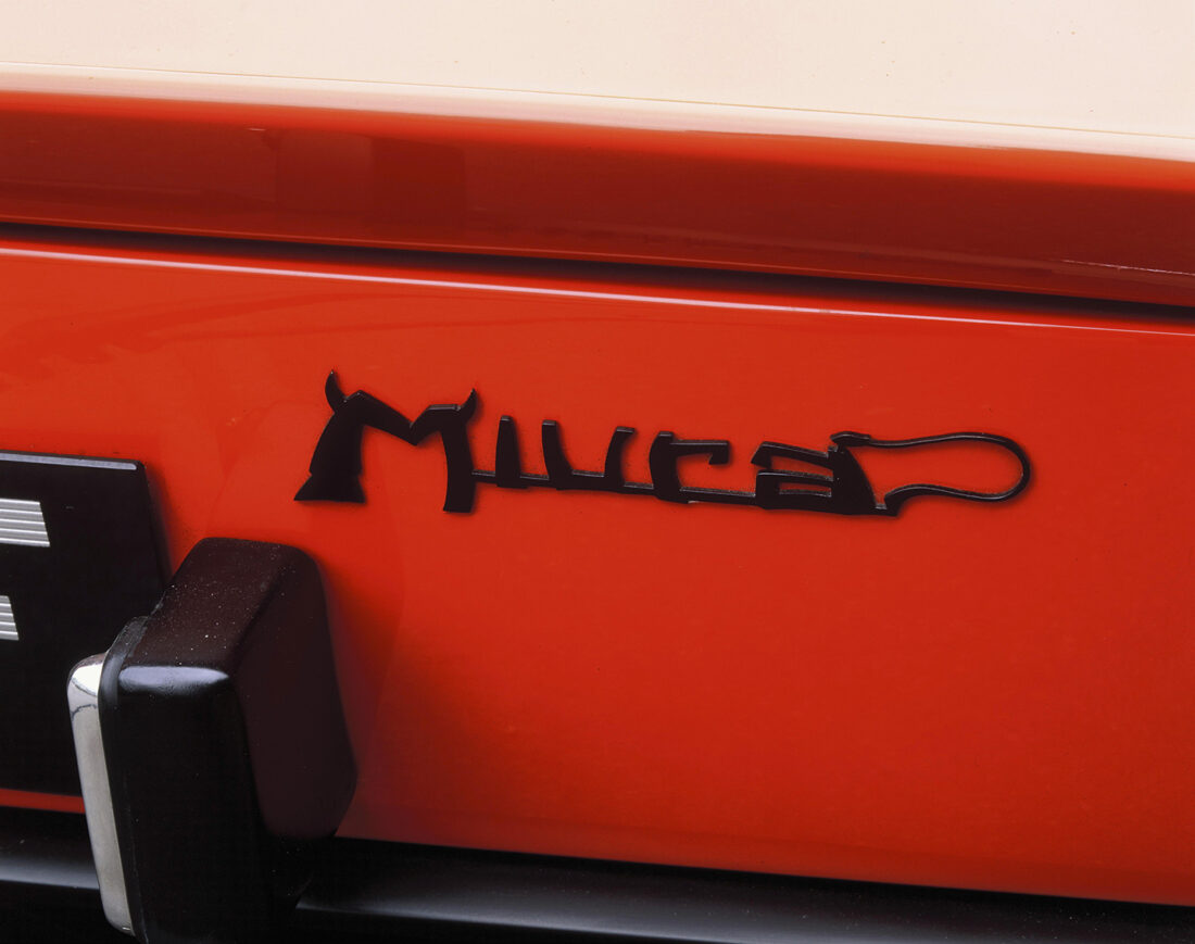 lamborghini-miura-the-first-supercar-in-history3