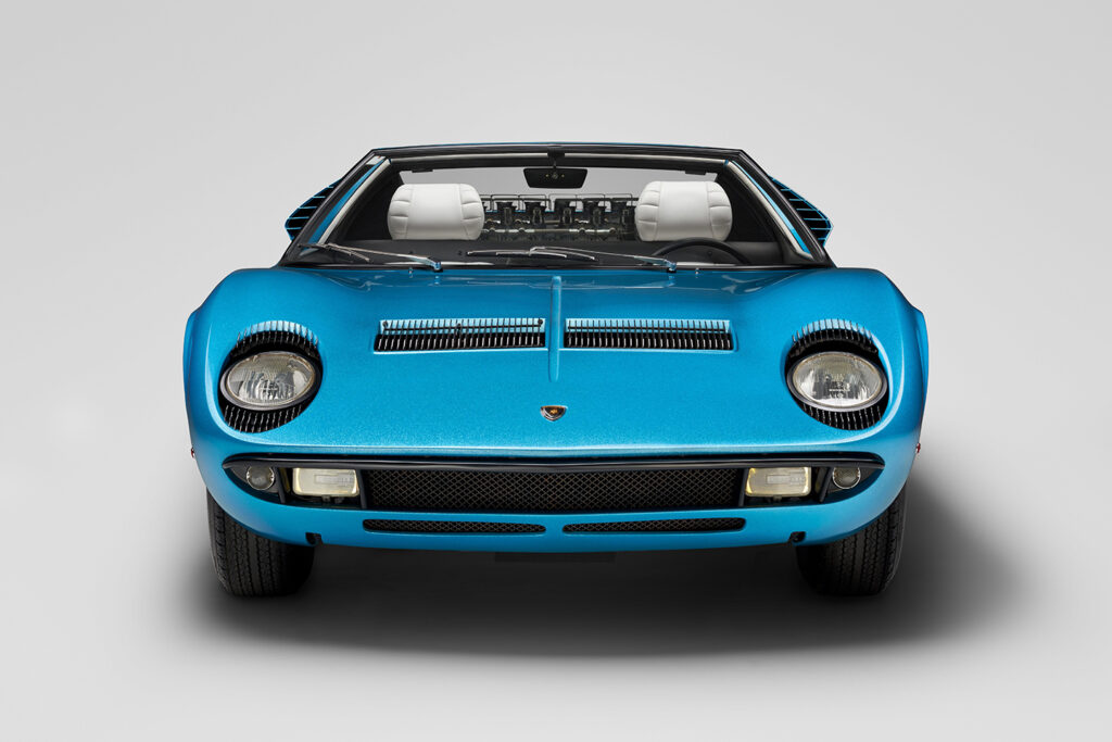 lamborghini-miura-the-first-supercar-in-history4