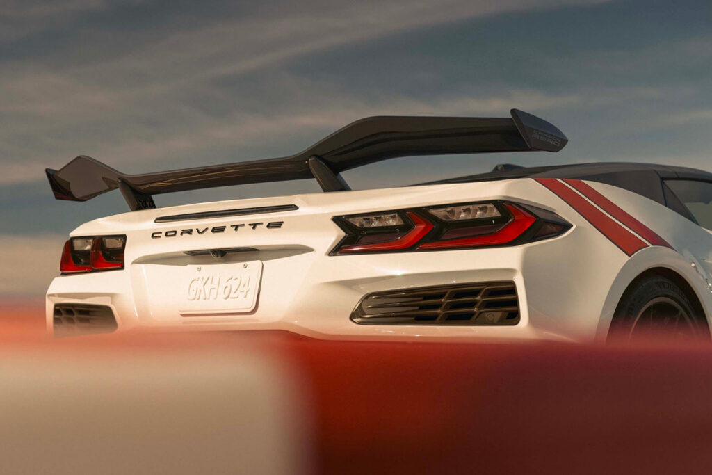 2027-chevrolet-corvette-grand-sport_8