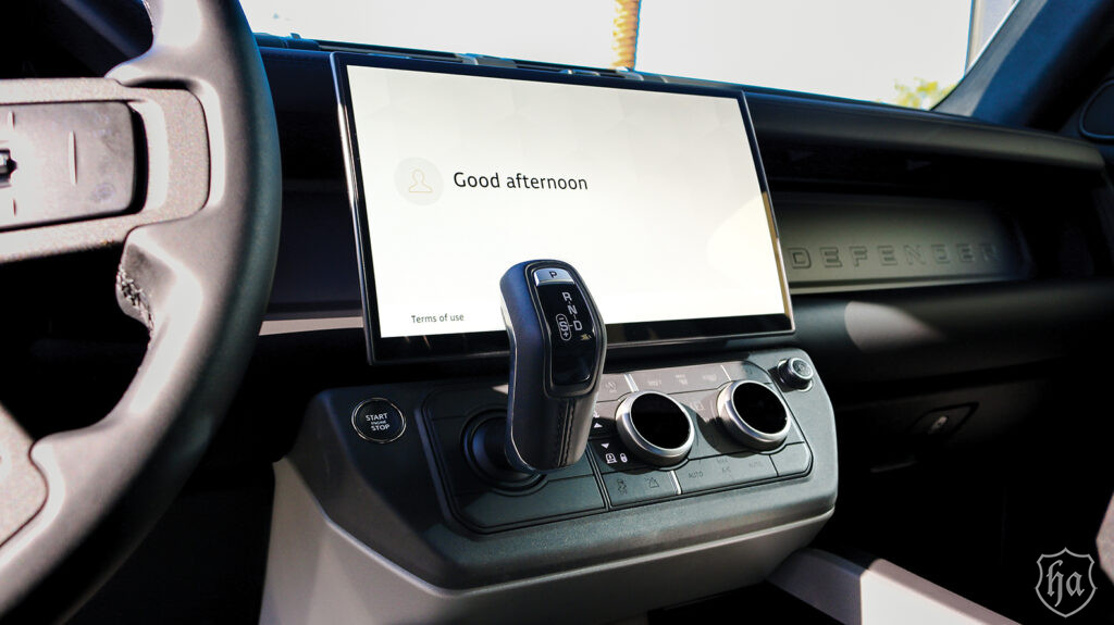 2026-land-rover-defender-130-x_11