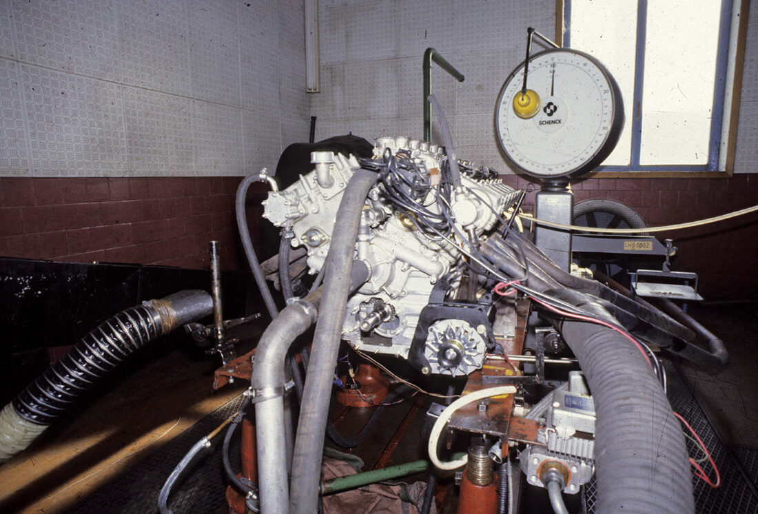 Lamborghini-LM002-Factory_2