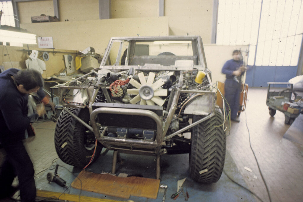 Lamborghini-LM002-Factory_3