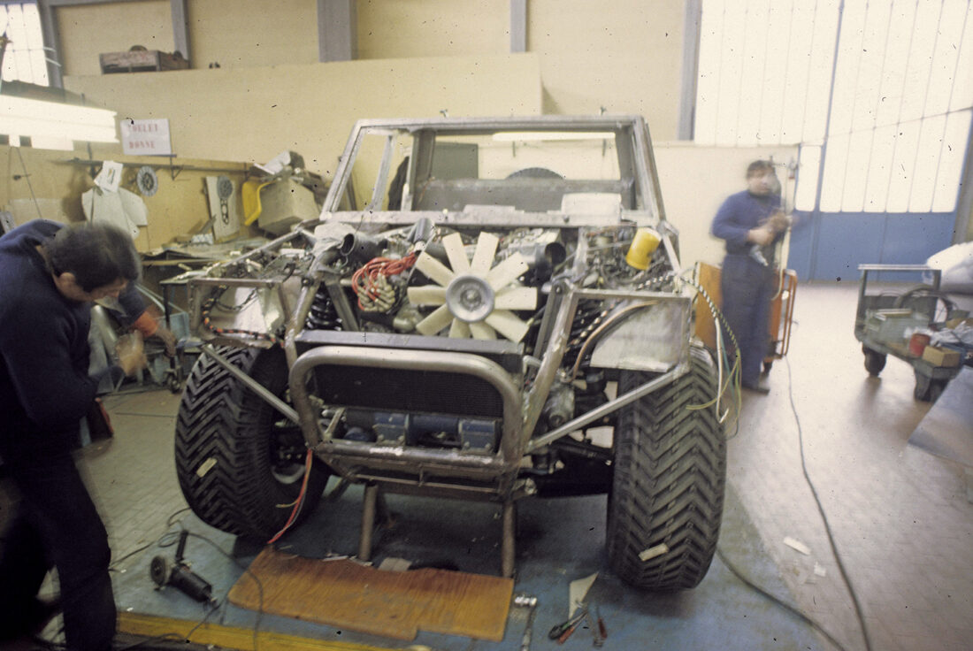Lamborghini-LM002-Factory_3