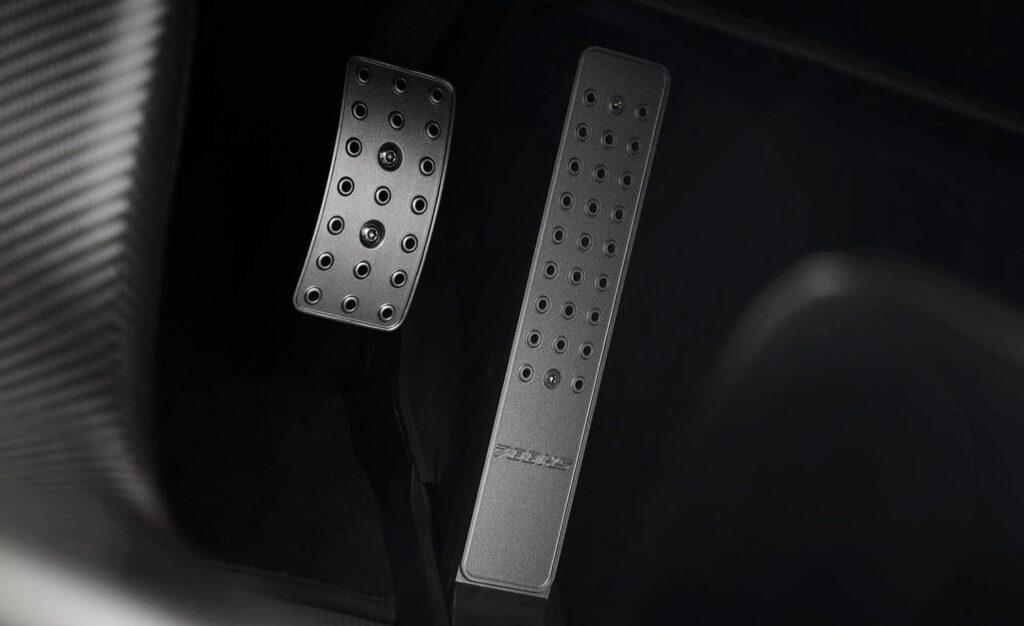 mclaren-788hs-pedals