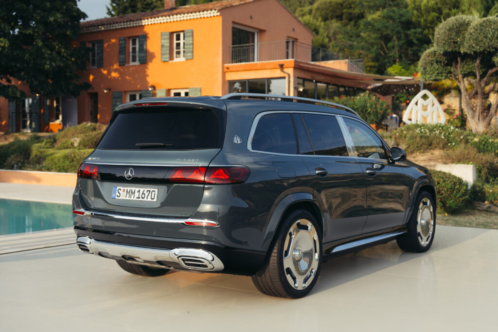 the-new-mercedes-maybach-gls-680_5