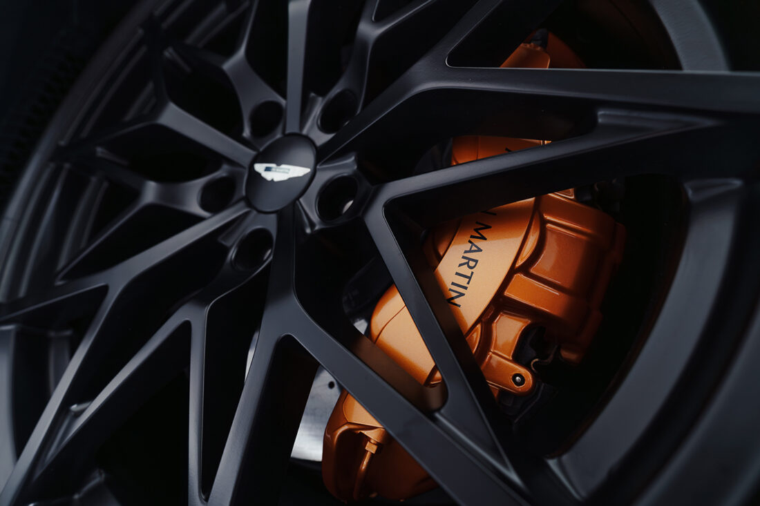 Aston-Martin-Valen_23